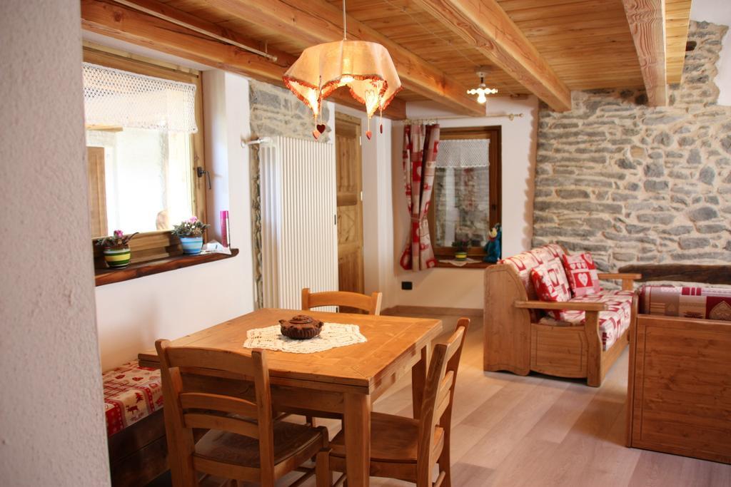 Apartamento Lo Trapei Aosta Habitación foto